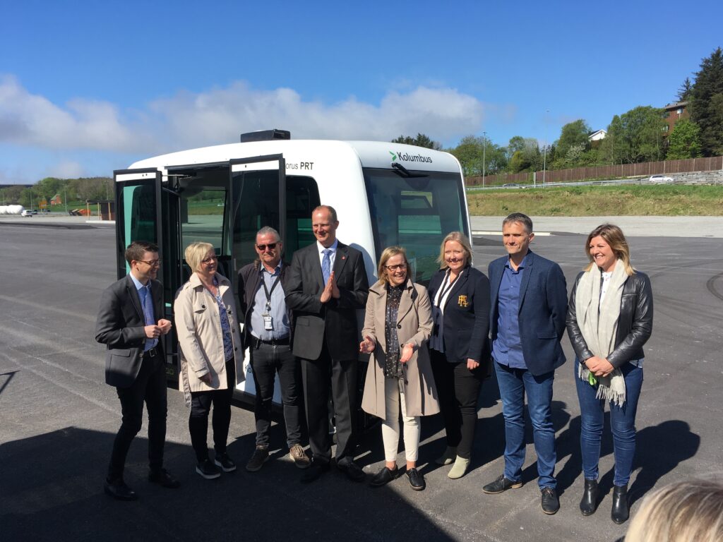 Først i Norge på å frakte passasjerer til jobb i førerløs buss